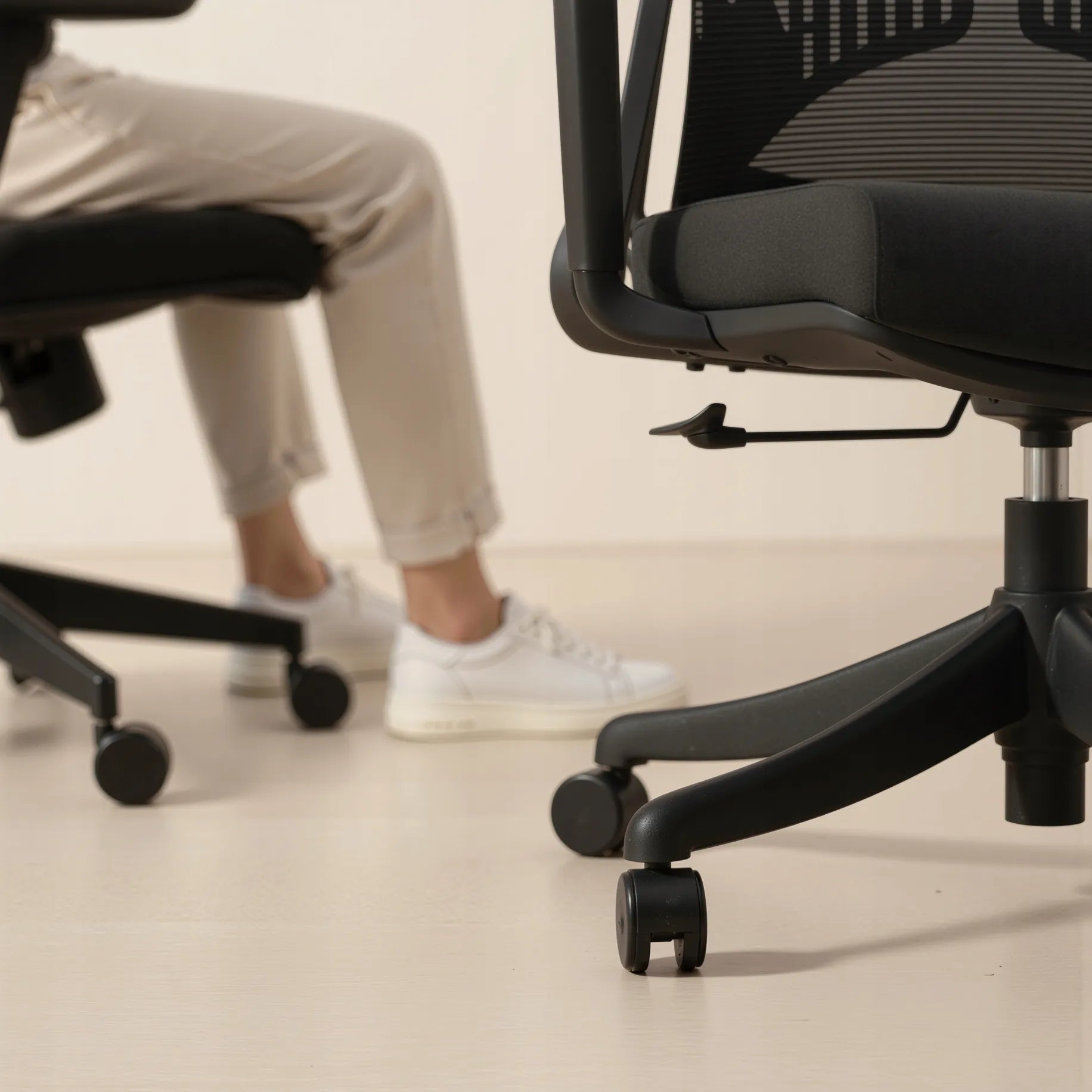 Ergonominė biuro kėdė Boste - patogi, reguliuojama, sukamoji