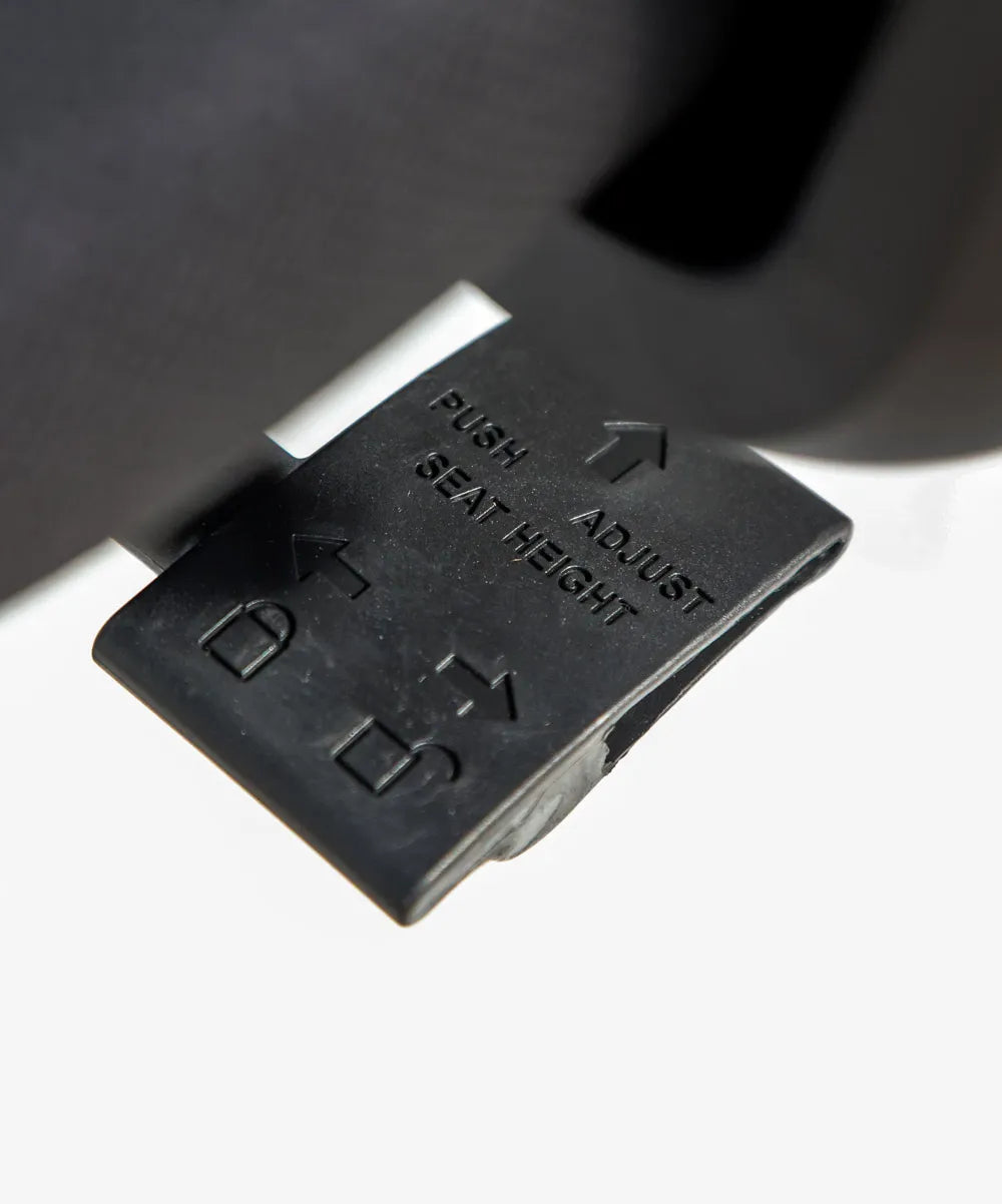 Ergonominė biuro kėdė FXB004 su reguliuojamais porankiais ir galvos atrama, BHP