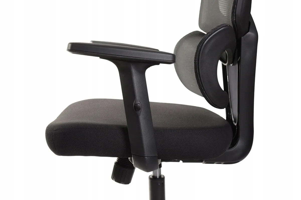 Ergonominė biuro kėdė GIOSEDIO FXA004 su reguliuojamais porankiais, atitinkanti saugos reikalavimus