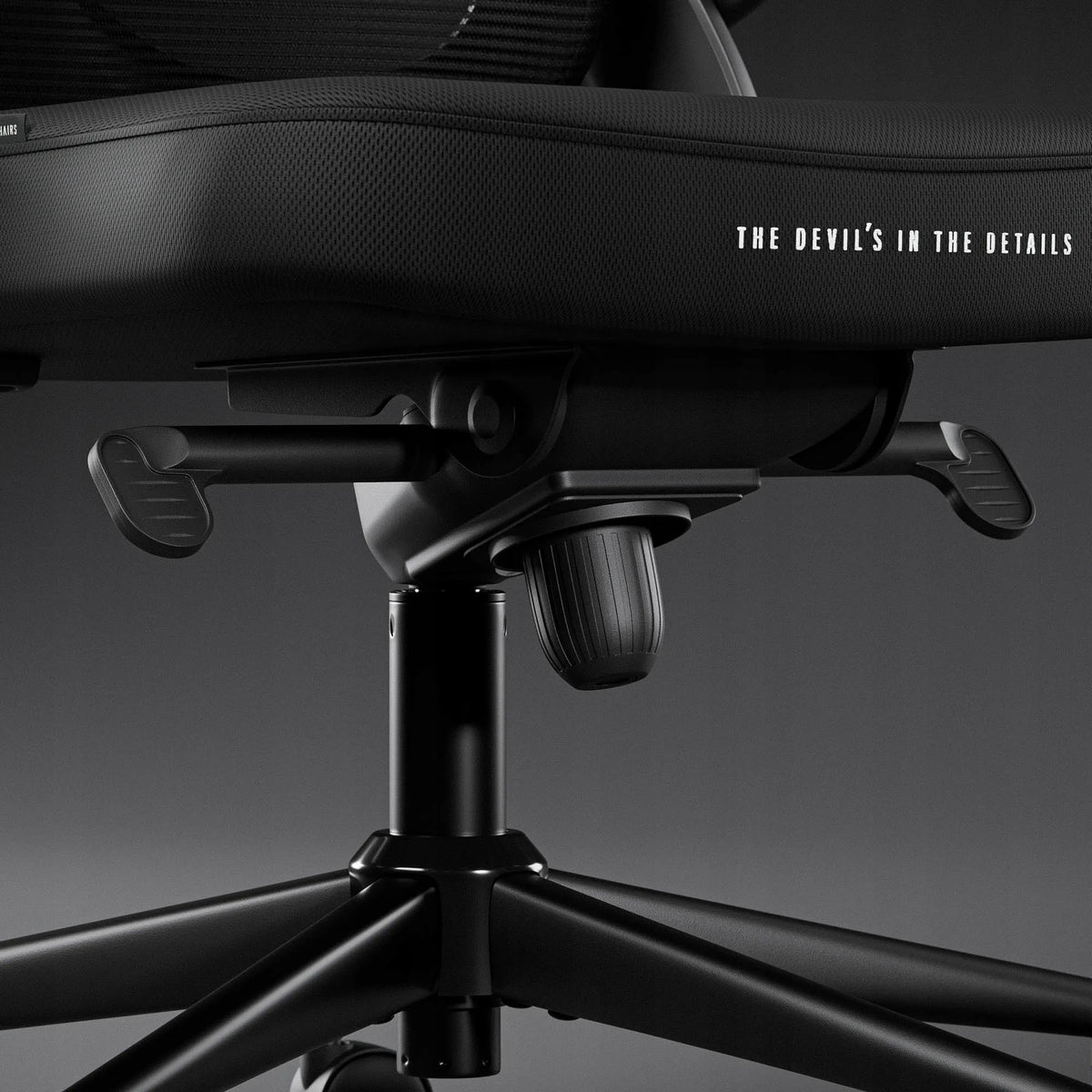 Ergonomiška biuro kėdė „Diablo Chairs V-Light“, juoda