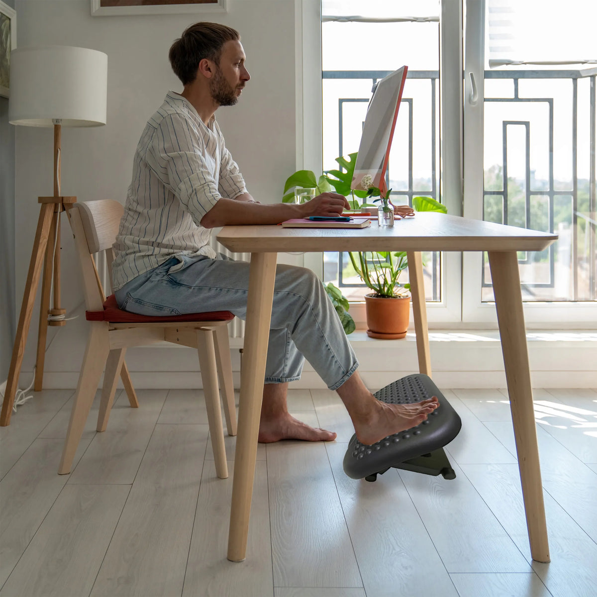 Ergonomiška reguliuojama biuro kojų atrama po stalu, XXL