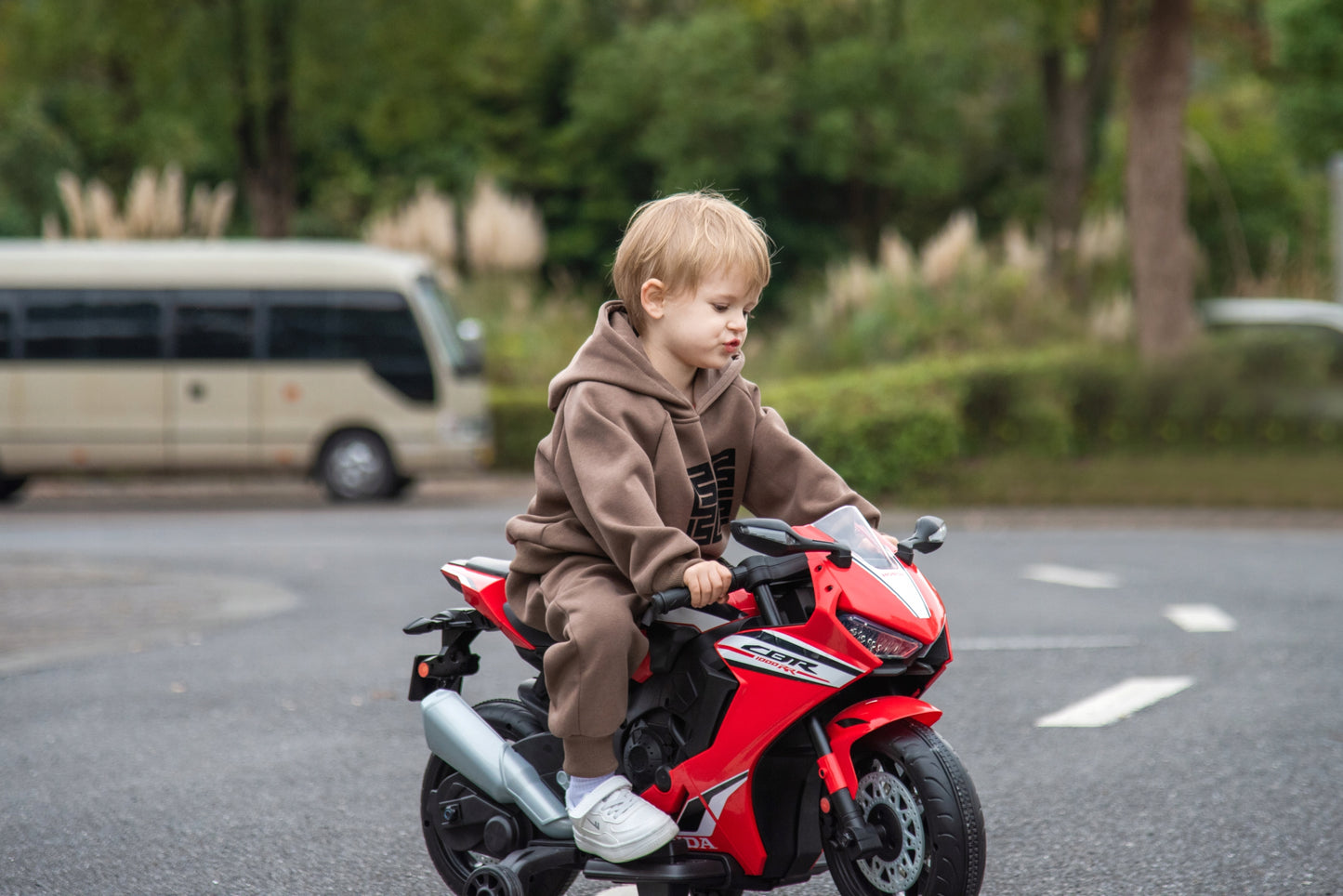 HONDA CBR ELEKTRINIS MOTOCIKLAS VAIKAMS SU ŠVIESOMIS, MUZIKA, DOVANA - MOTOCIKLAS