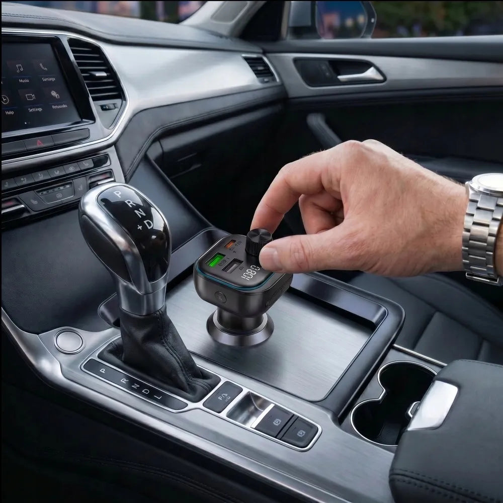 FM siųstuvas LED automobilinis įkroviklis Bluetooth USB Type-C QC3.0 + PD 36W