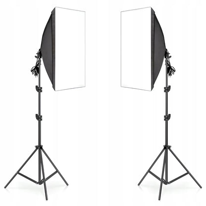 FOTOGRAFIJOS RINKINYS: 2 FOTOGRAFINĖS LEMPOS + 2 TRIKOJAI + 2 SOFTBOX DĖŽĖS 50 × 70 cm