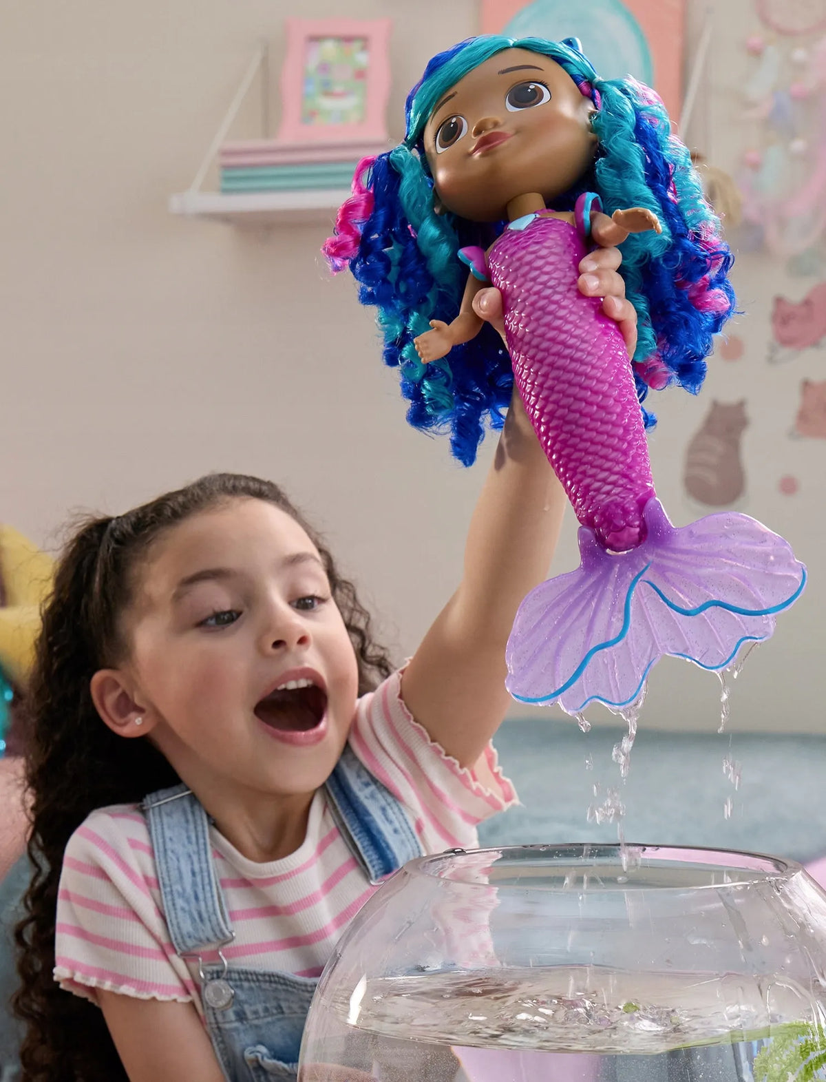 „Gabby’s Dollhouse“ interaktyvi dainuojanti undinėlės Gabby lėlė su šviesos ir garso efektais