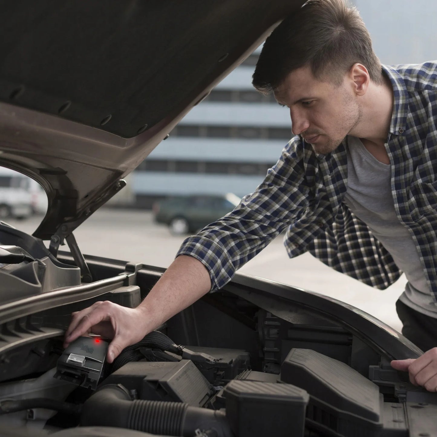 Galingas ultragarsinis graužikų, kiaunių, pelių ir žiurkių repelentas automobiliui 12-45 kHz