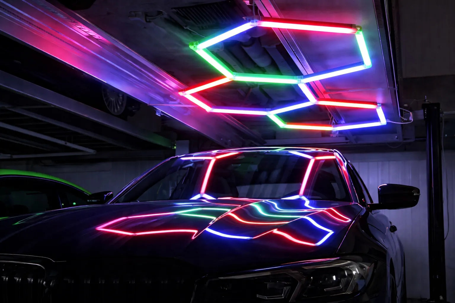 HEXAGON LED RGB šviestuvas, garažo, dirbtuvių ir namų apšvietimas 64W, korinis dizainas