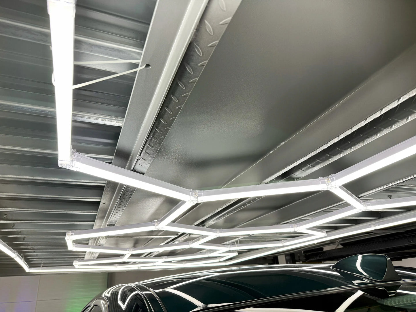 HEXAGON LED šviestuvas garažui, dirbtuvėms ir namams 6500K 450W 2438X4114mm