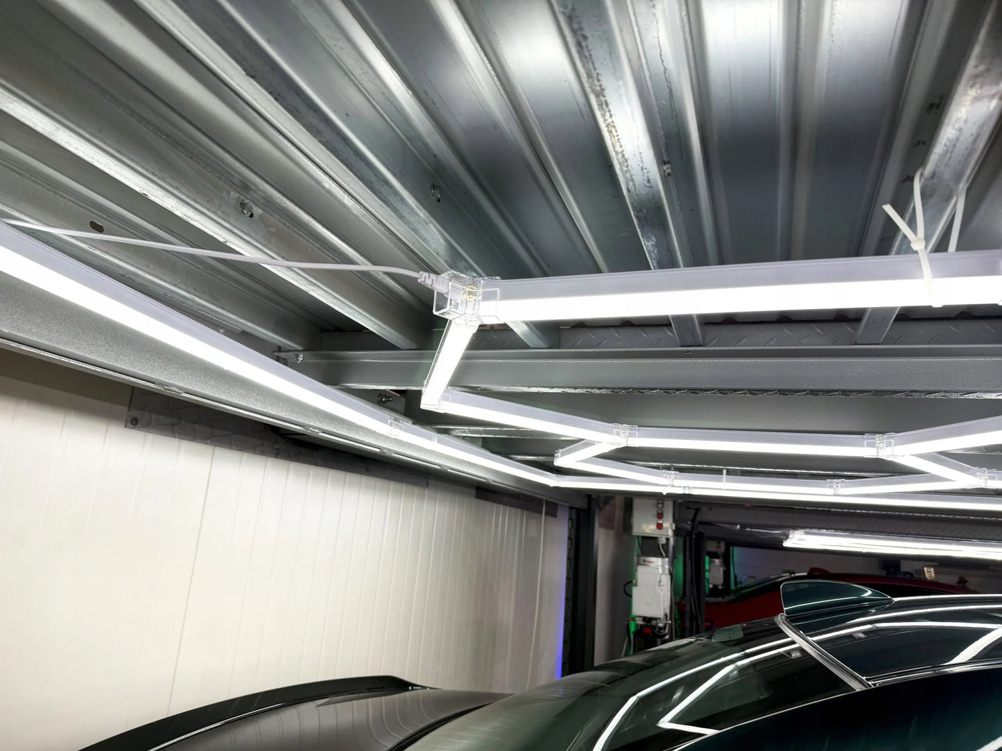 HEXAGON LED šviestuvas garažui, dirbtuvėms ir namams 6500K 450W 2438X4114mm