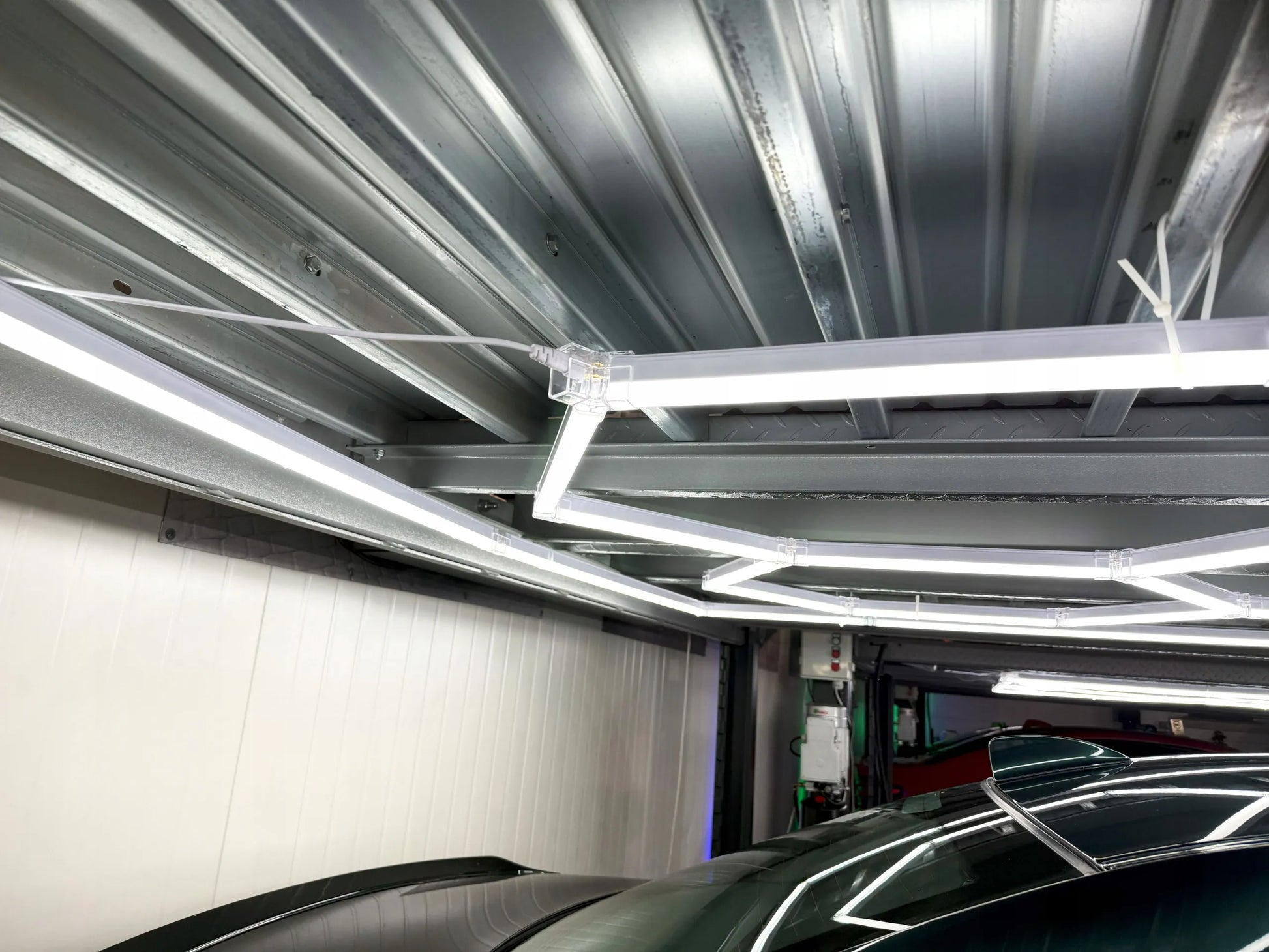 HEXAGON LED šviestuvas garažui, dirbtuvėms ir namams 6500K 450W 2438X4114mm