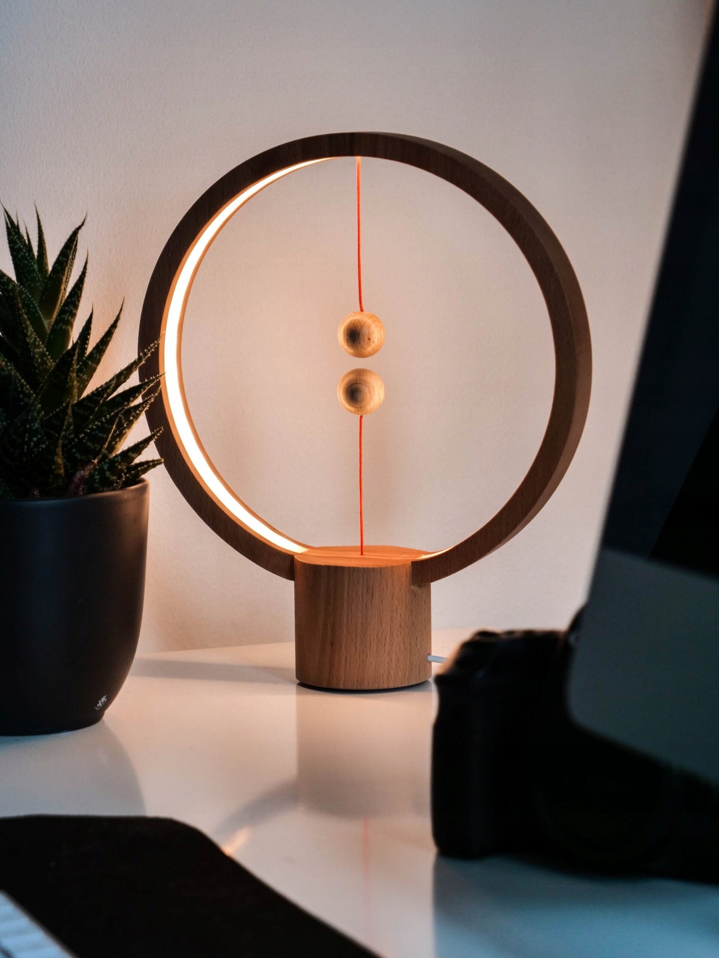 Levituojanti Heng Balance LED Lempa - Apvalus Jungiklis