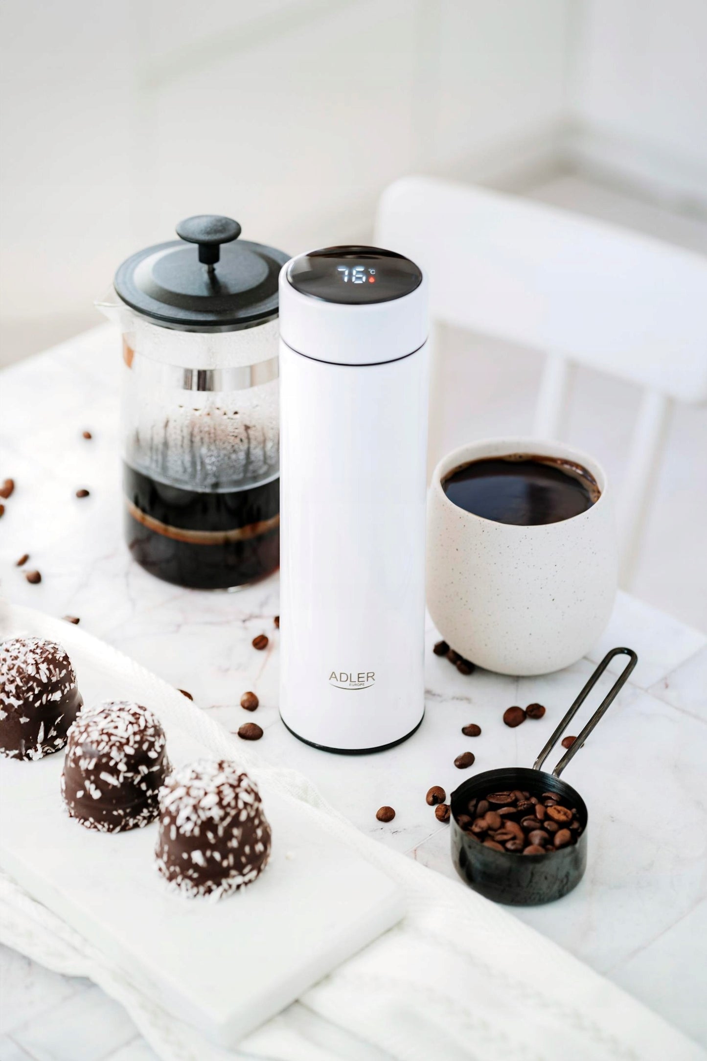 Terminis kavos puodelis su LED ekranu ir sieteliu, 473 ml