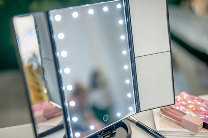 Kosmetinis veidrodis Humanas HS-ML04 su LED apšvietimu – baltas