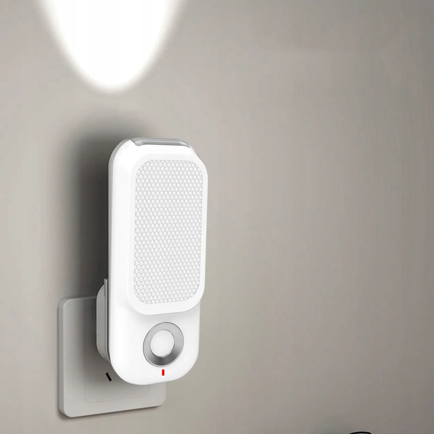 LED Naktinė Lempa į Lizdą su Judesio ir Šviesos Jutikliu