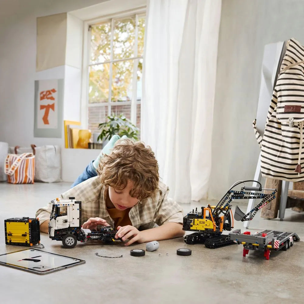 LEGO 42175 TECHNIC Volvo FMX sunkvežimis ir EC230 elektrinis ekskavatorius