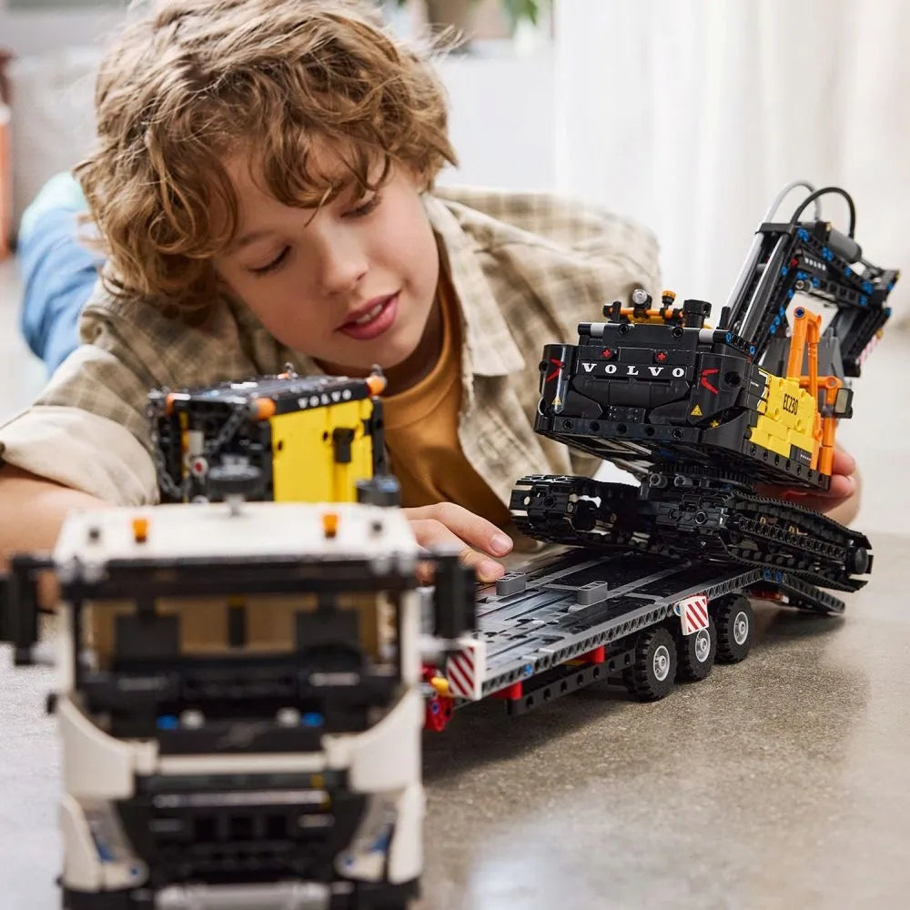 LEGO 42175 TECHNIC Volvo FMX sunkvežimis ir EC230 elektrinis ekskavatorius