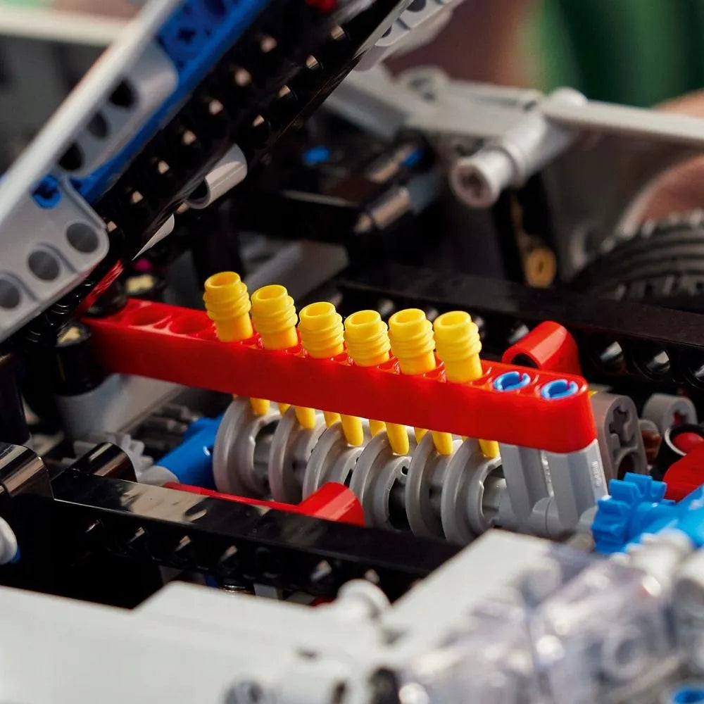 LEGO 42210 Technic Nissan Skyline GT-R (R34) automobilis iš filmo Greiti ir įsiutę