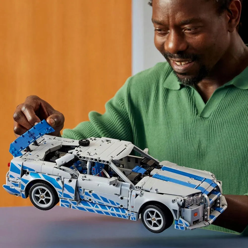 LEGO 42210 Technic Nissan Skyline GT-R (R34) automobilis iš filmo Greiti ir įsiutę