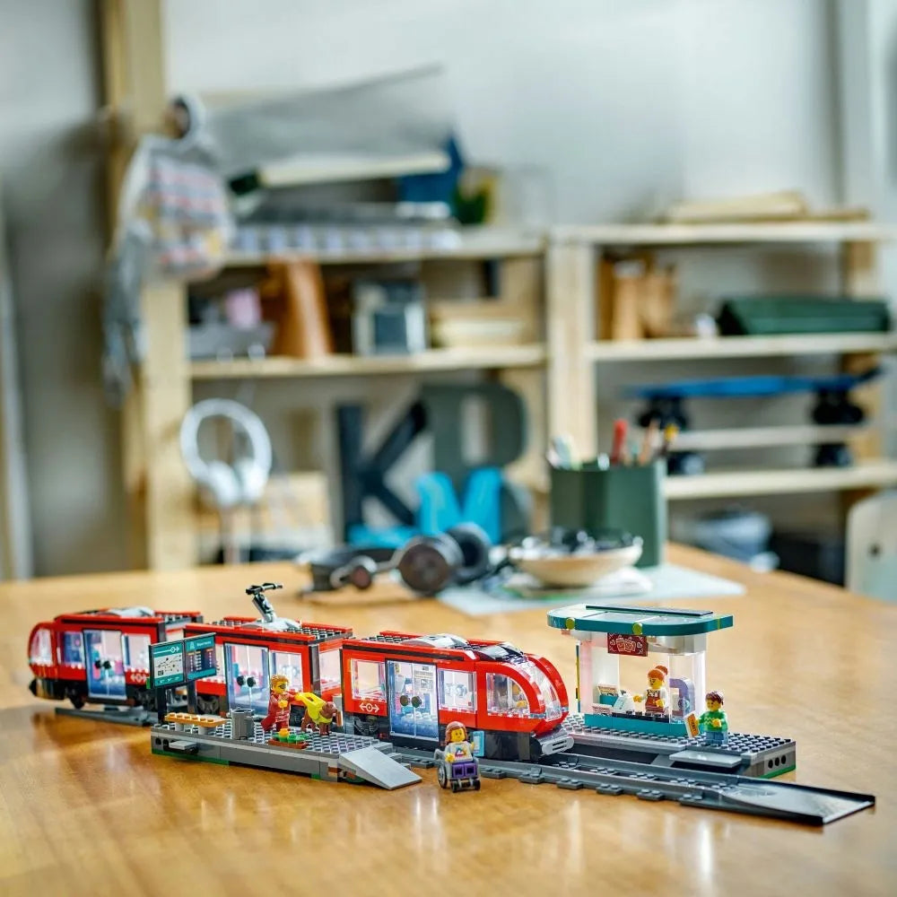 LEGO 60423 CITY Miesto tramvajus ir stotelė
