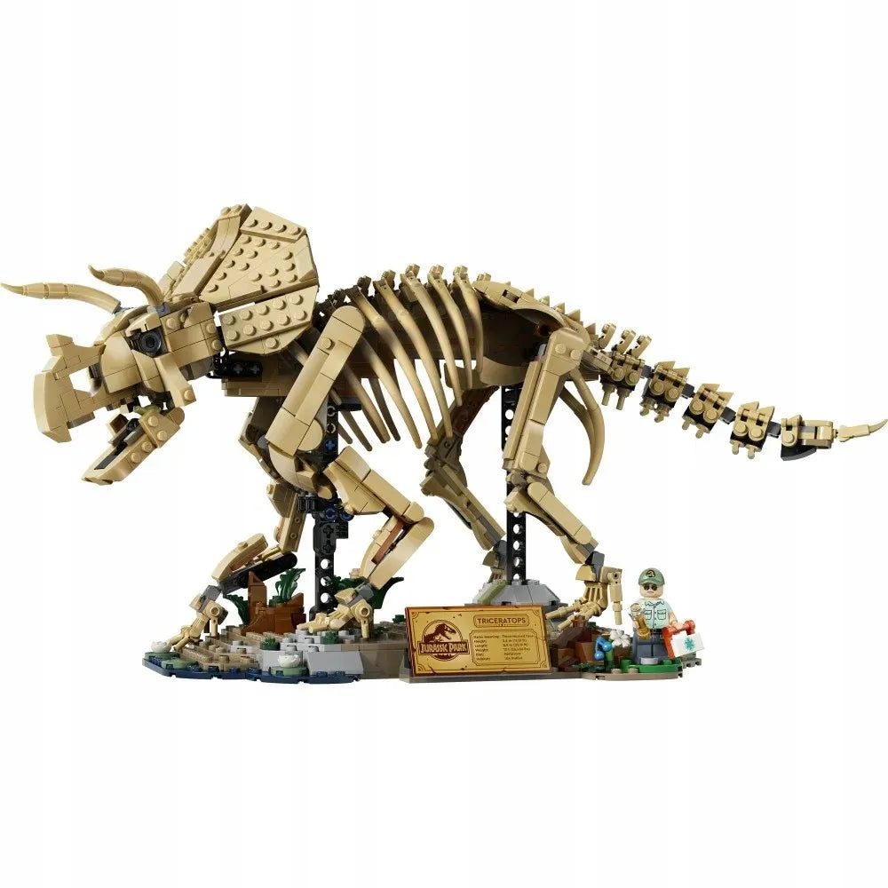 LEGO 77985 Jurassic World. Dinozaurų skeletai: triceratopsas