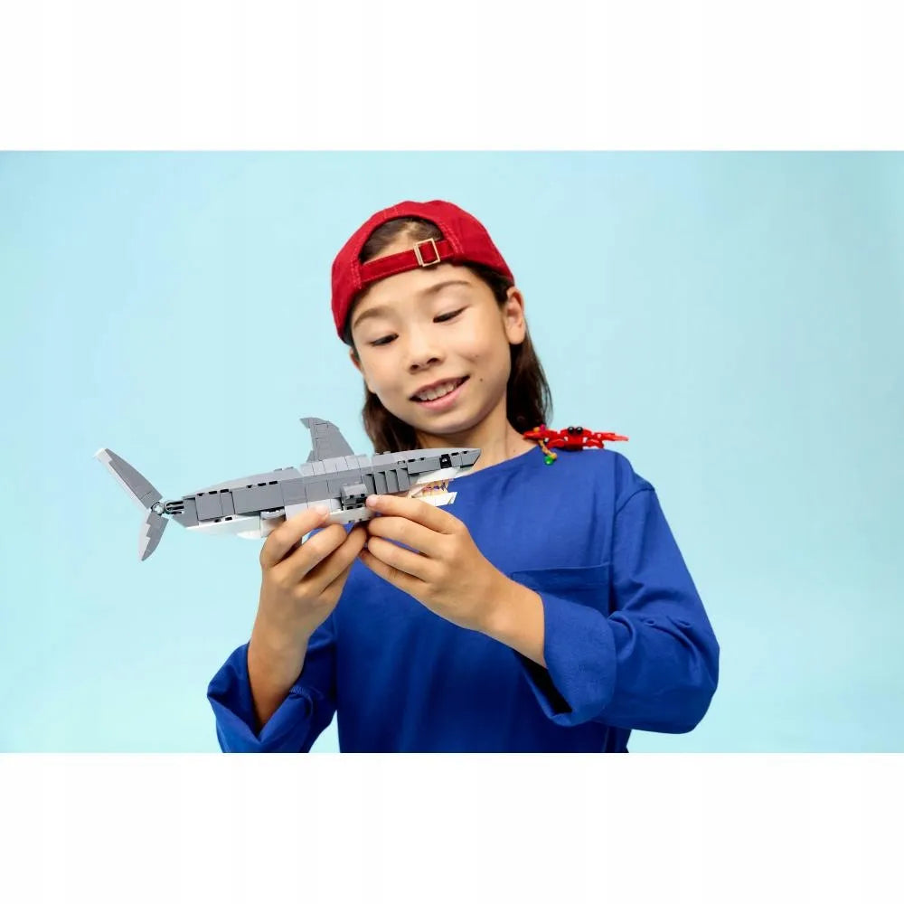 LEGO Creator 3 viename 31381 Laukinis ryklys ir lobių skrynia