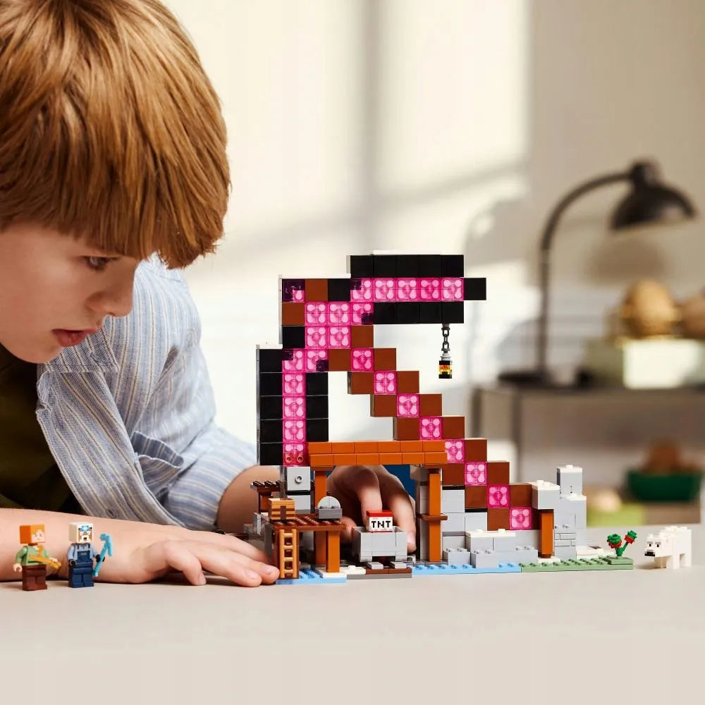 LEGO Minecraft Kasytuvų kasykla 21277