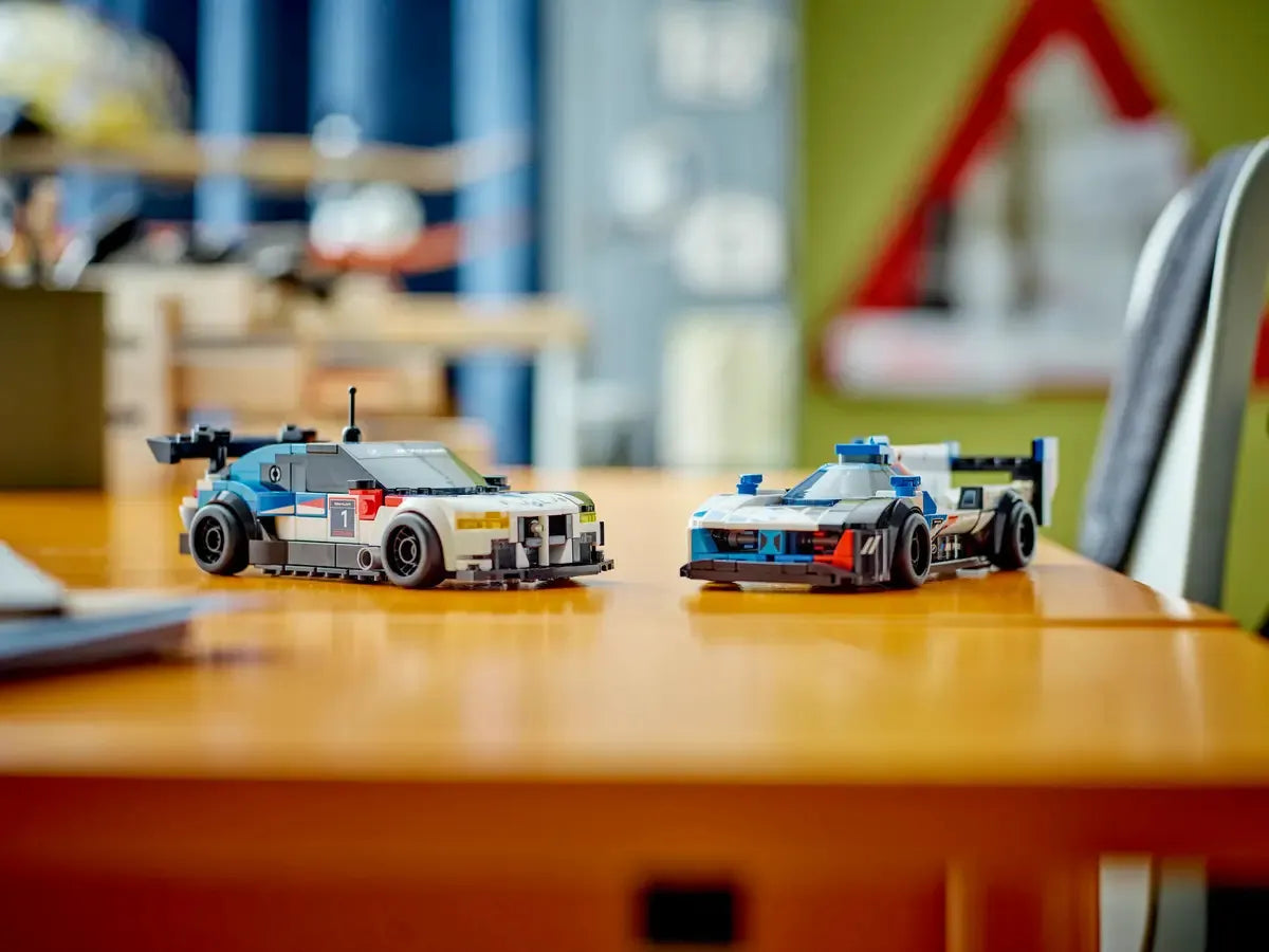 LEGO Speed Champions BMW M4 GT3 ir BMW M Hybrid V8 lenktyniniai automobiliai 76922