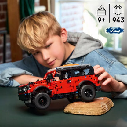 LEGO Technic visureigis Ford Bronco 42213