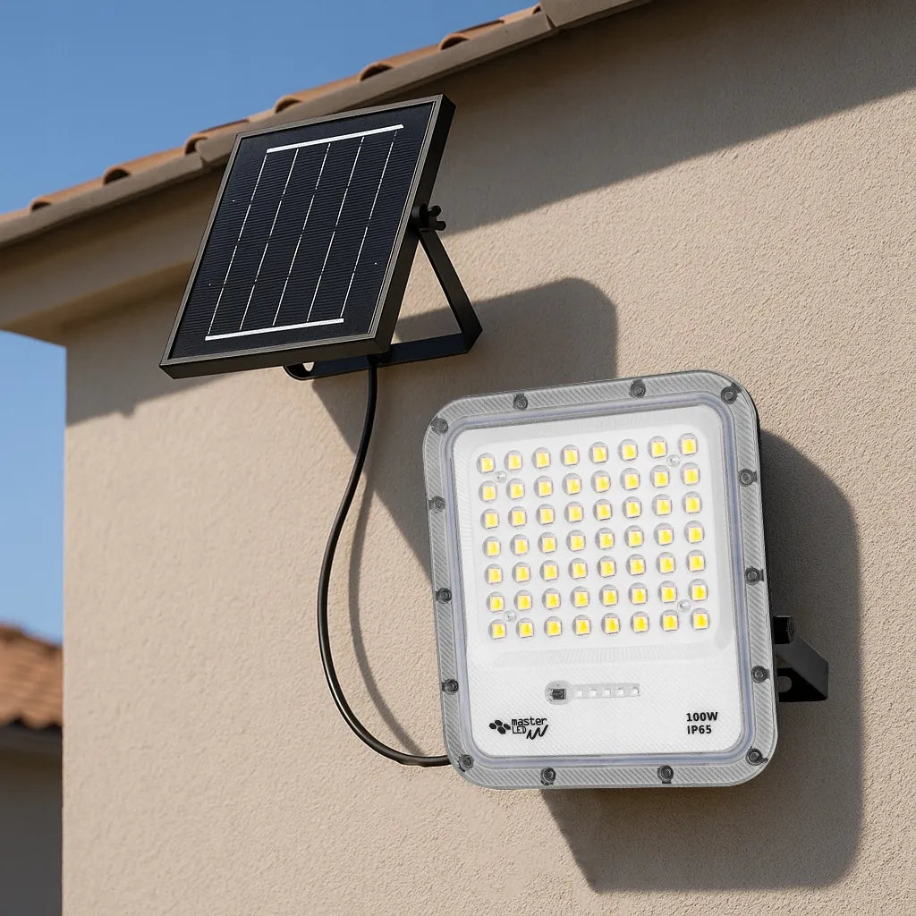 Masterled saulės energija maitinamas LED gatvės šviestuvas prožektorius 100W su pulteliu