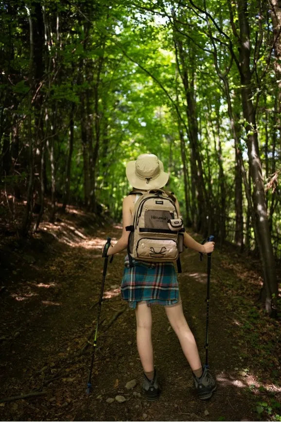 Miesto kuprinė Himawari Hike L – kasdienė lengva talpi tamsiai smėlio spalvos