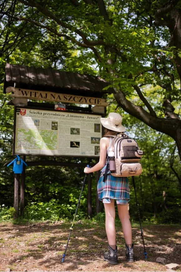 Miesto kuprinė Himawari Hike L – kasdienė lengva talpi tamsiai smėlio spalvos