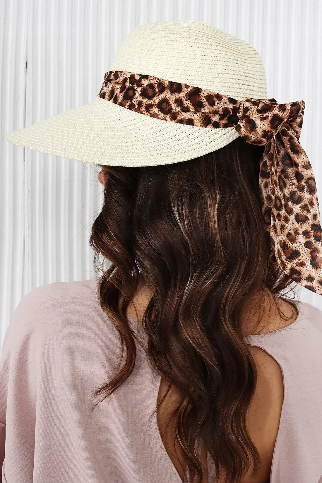 Moteriška šiaudinė „bucket hat“ stiliaus kepurė nuo saulės, skirta plaukams su uodega, vasarinė, paplūdimio 2374