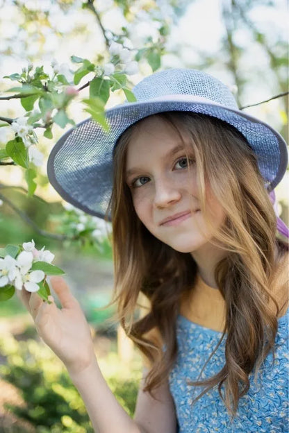Moteriška vasarinė skrybėlė Alvora – ažūrinė, lengva, natūrali, madinga, šviesiai ruda