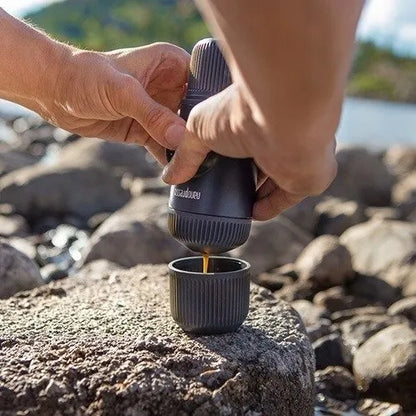 Nešiojamas kelioninis kavos aparatas Wacaco Nanopresso – pilkas