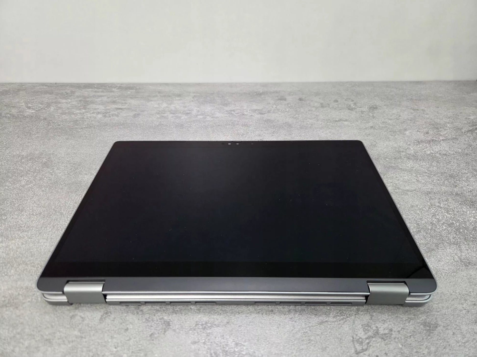 Nešiojamas kompiuteris Dell Latitude 13 5350 2-in-1 – Intel Ultra 5 135U, 32 GB RAM, 512 GB SSD, 13″ FHD, 360°