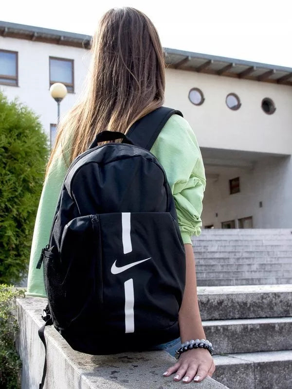 Nike jaunimo kuprinė mokyklai ir treniruotėms, juoda