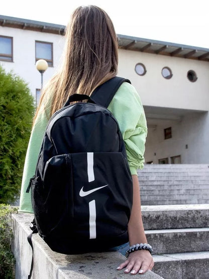 Nike jaunimo kuprinė mokyklai ir treniruotėms, juoda
