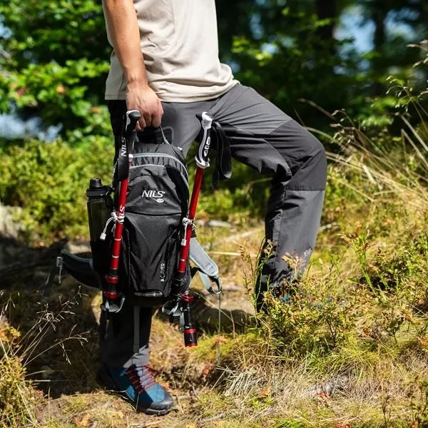 „Nils Camp NC1950 Caver“ juoda turistinė kuprinė, 18 l