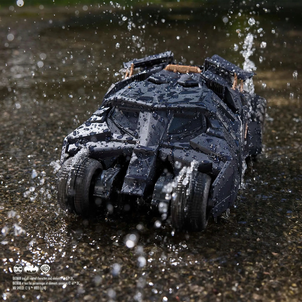 Nuotoliniu būdu valdomas „Batmobile Tumbler“ automobilis DC Comics, „Batman“