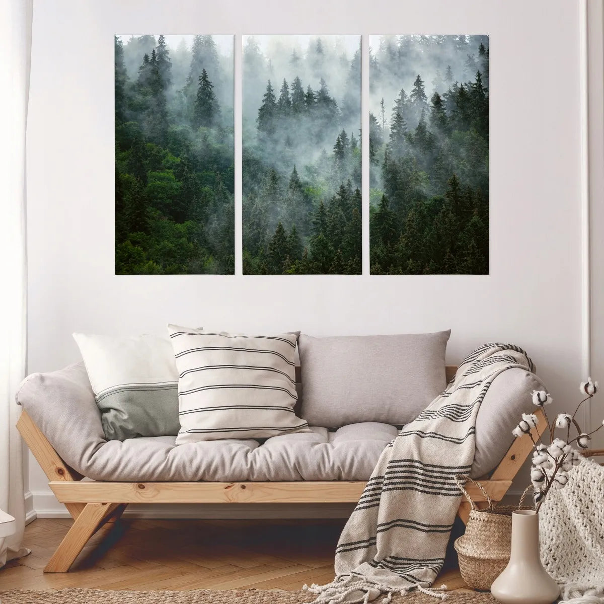 Paveikslų rinkinys svetainei „Miškas rūke“ – gamtos peizažas ant sienos, triptikas 120 × 80 cm