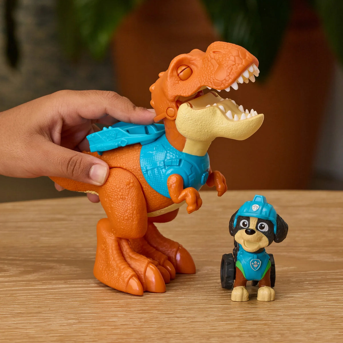 „Psi Patrol“ ir dinozaurai: Reksas su interaktyviuoju T-Rexu „Pup Pals“, 13 cm