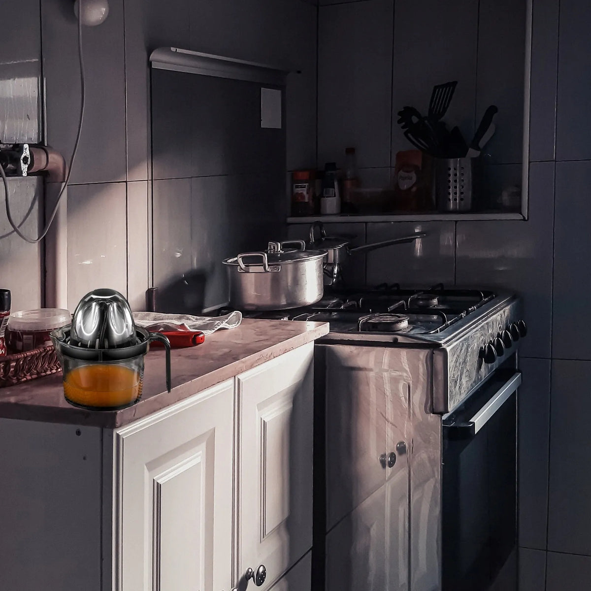 Rankinė citrusinių vaisių sulčiaspaudė RETOO O726, 0,5 l