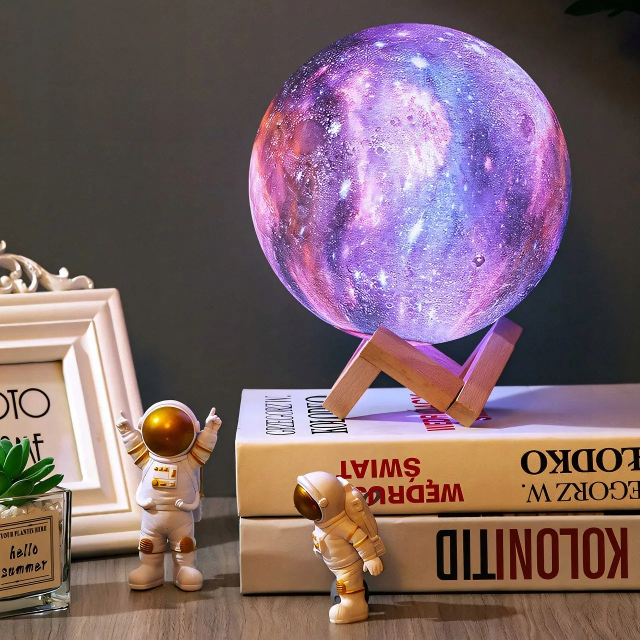 RETOO 3D LED naktinė lemputė „Šviečiantis mėnulis“ MOON RGB su pulteliu