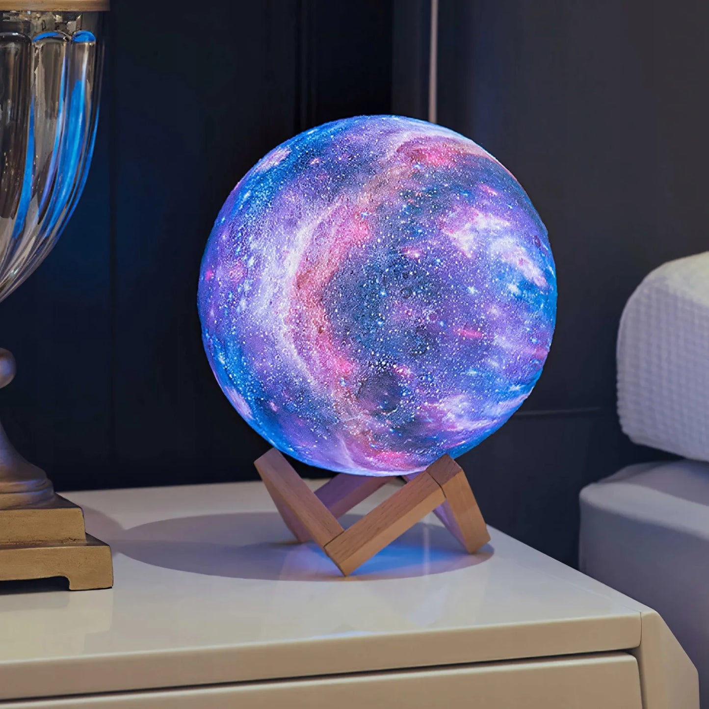RETOO 3D LED naktinė lemputė „Šviečiantis mėnulis“ MOON RGB su pulteliu