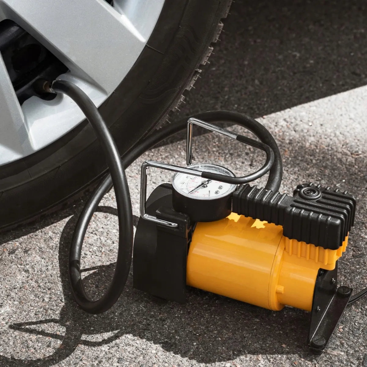 RETOO M050 automobilinis kompresorius 12 V, 150 PSI, su 3 antgaliais