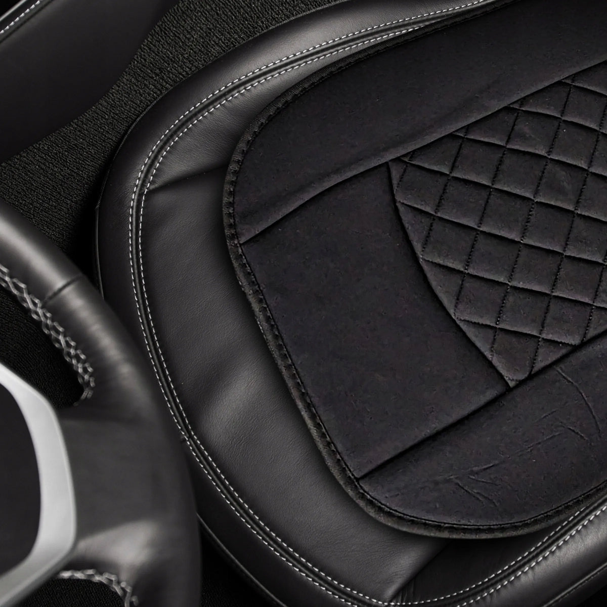 Retoo M051 automobilio sėdynės apsauginis užtiesalas, skirtas naudoti po vaiko automobiline kėdute ar vežant šunį