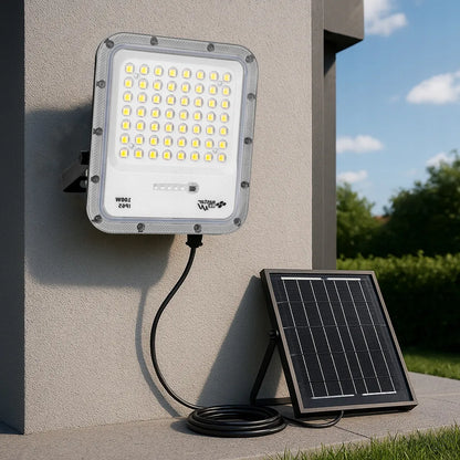 Saulės energija maitinamas LED prožektorius Masterled 100W