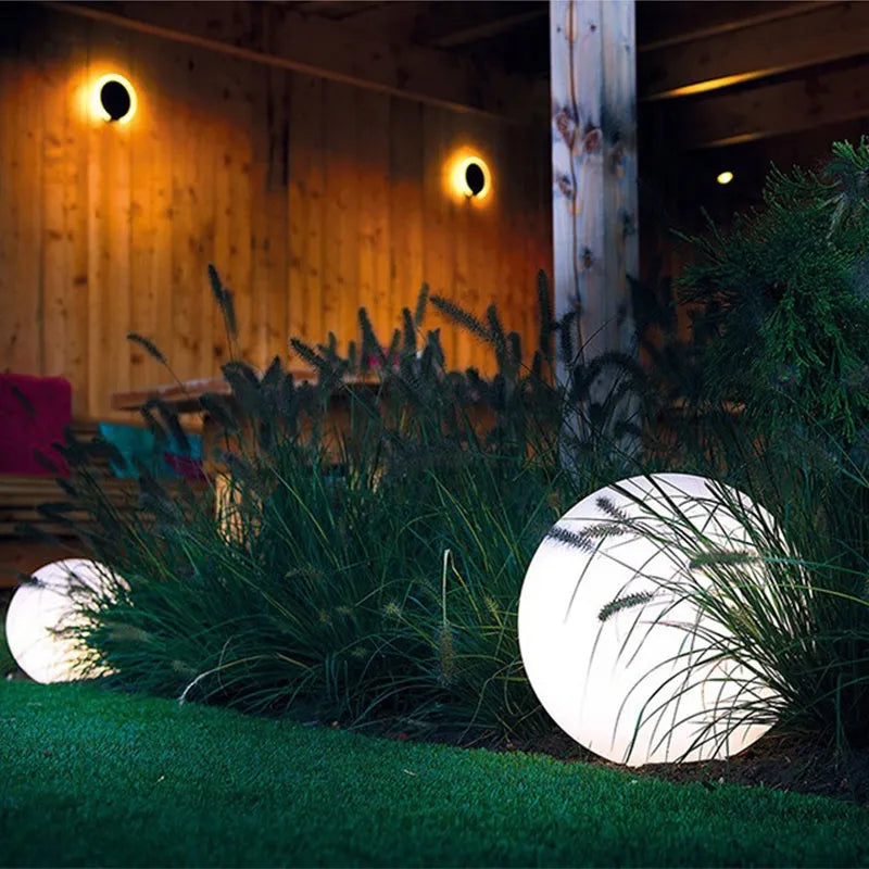 Saulės energija maitinamas sodo šviestuvas, 4 LED, balta sfera, 25 cm, terasai ir balkonui