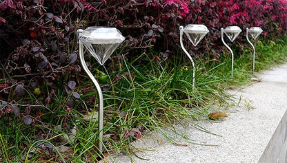 Saulės energija maitinamas sodo šviestuvas, įsmeigiamas stulpelis, deimanto formos, 2 LED, balta / RGB, P-780