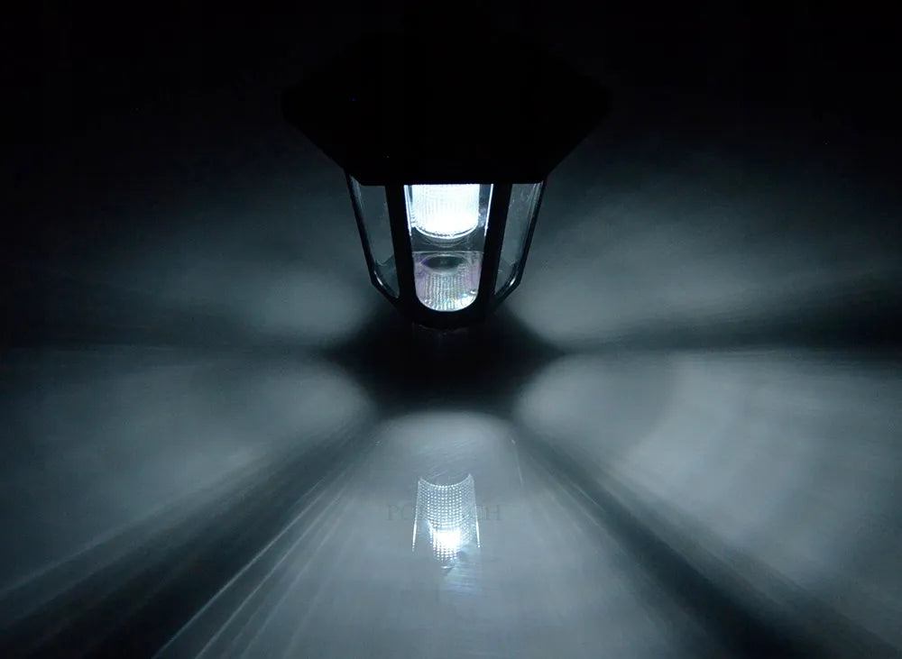 Saulės energija veikiantis LED žibintas sodui P-566